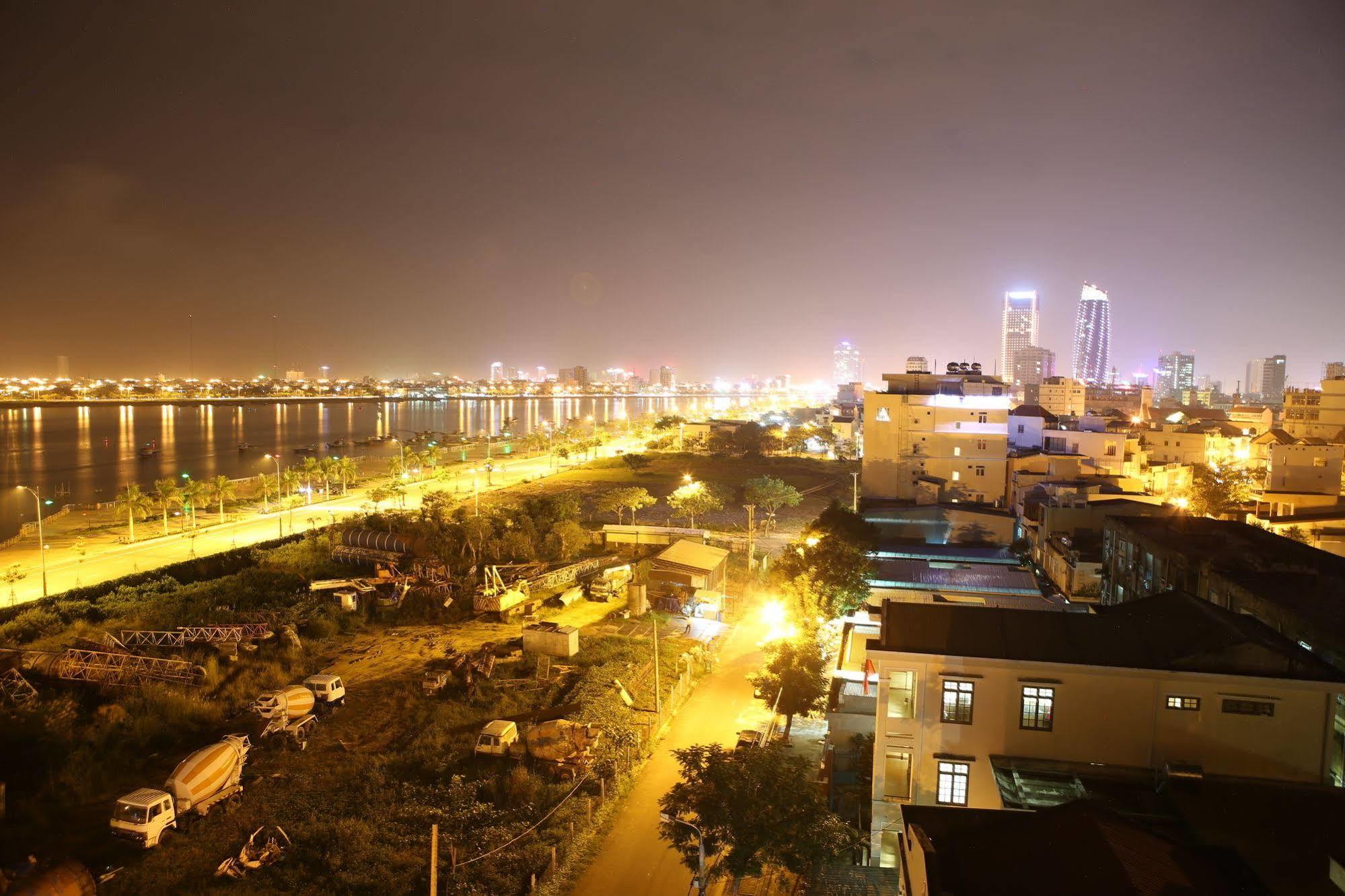 Night Sky Hotel Da Nang Zewnętrze zdjęcie